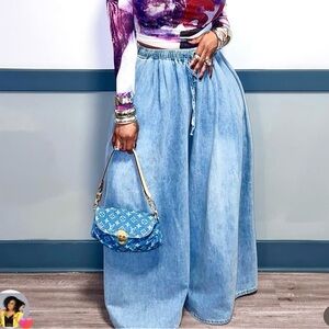 Stylish Light Blue Wide-Leg Jeans